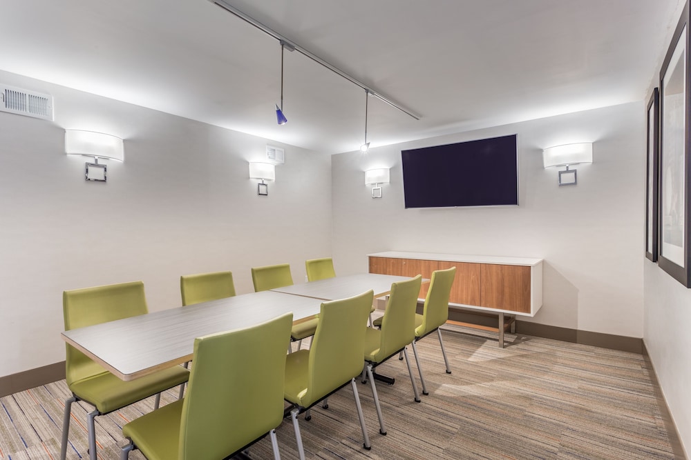 Holiday Inn Express Ramsey Mahwah by IHG - photo 23