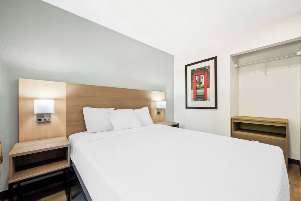 MainStay Suites Raleigh North - photo 26