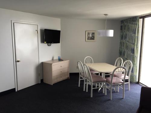 Bal Harbour Hotels - photo 26