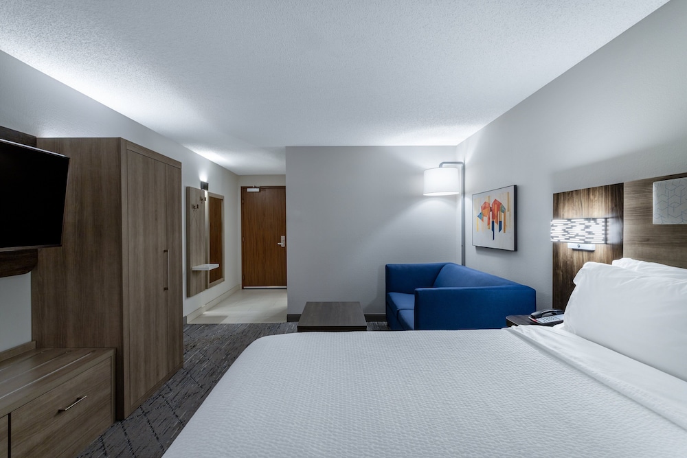 Holiday Inn Express & Suites Vadnais Heights by IHG - photo 5
