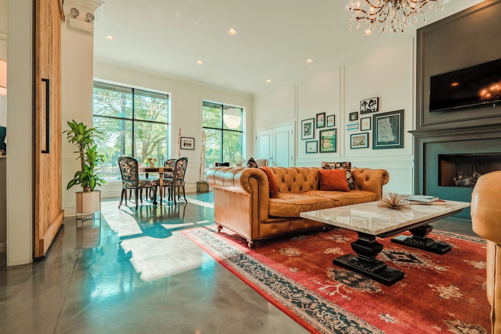 The Guesthouse Hotel - photo 4