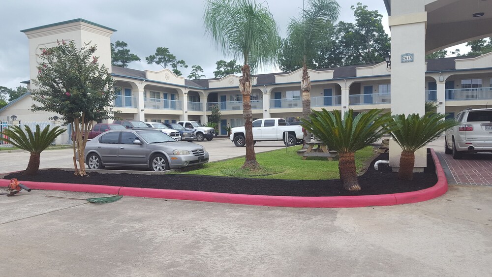 HomeBridge Inn and Suites - photo 20