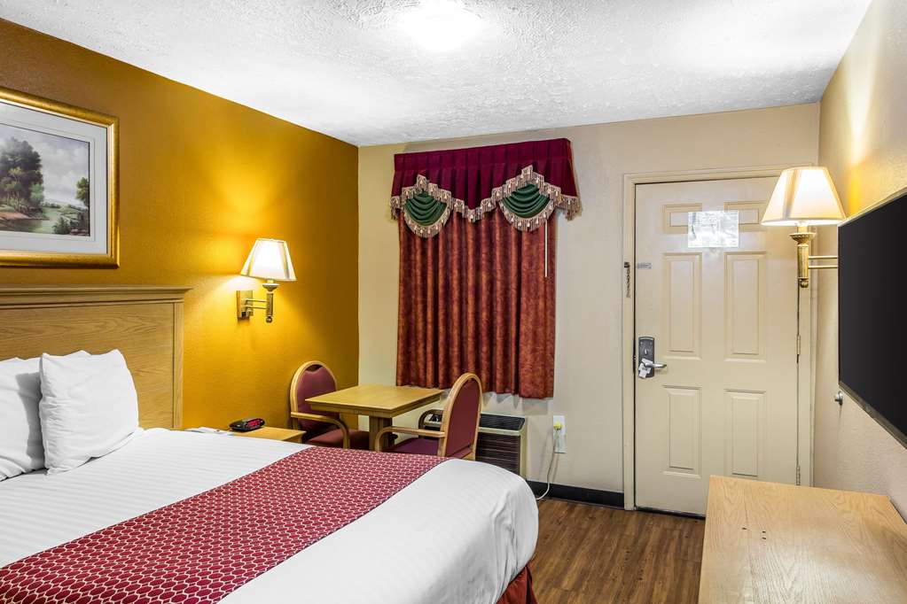 Rodeway Inn Goodlettsville South - photo 15