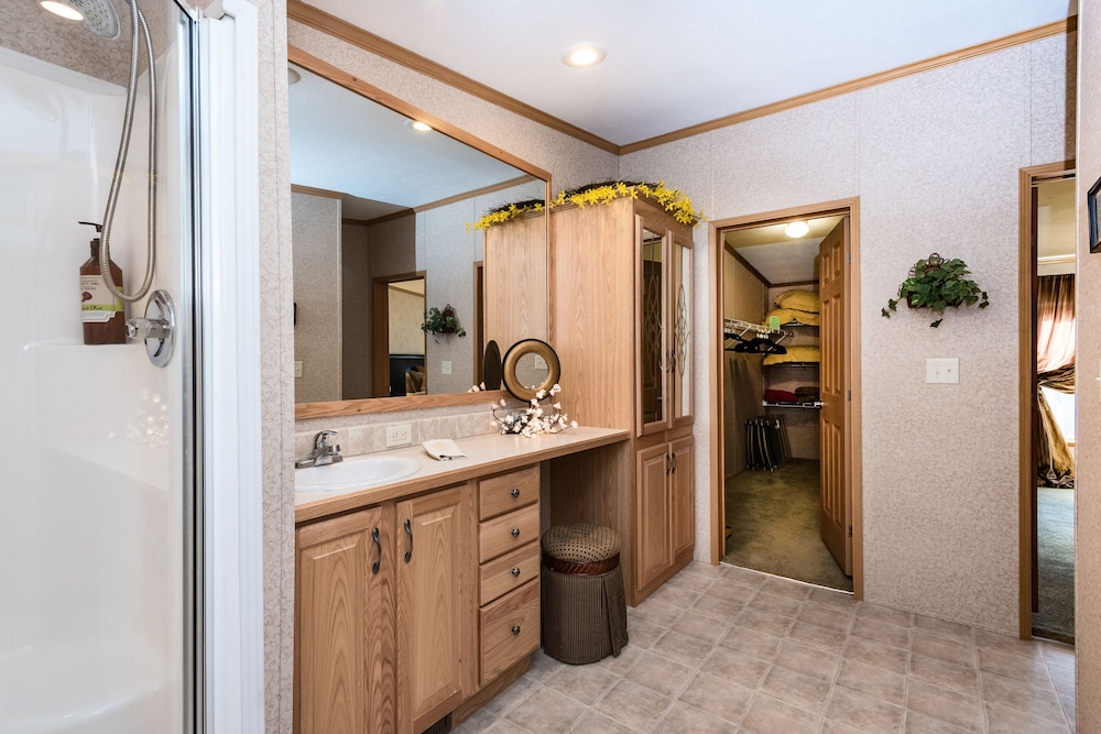 Swan Lake Resort Rentals - photo 151