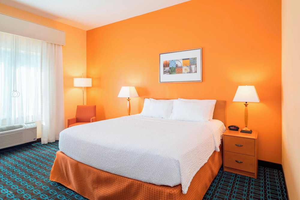 Fairfield Inn & Suites by Marriott State College - photo 10