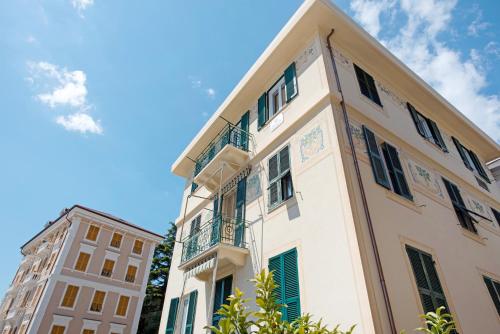 Bilocale Mezzano in centro — 4-Star Luxury Hotel in Varazze, Italy