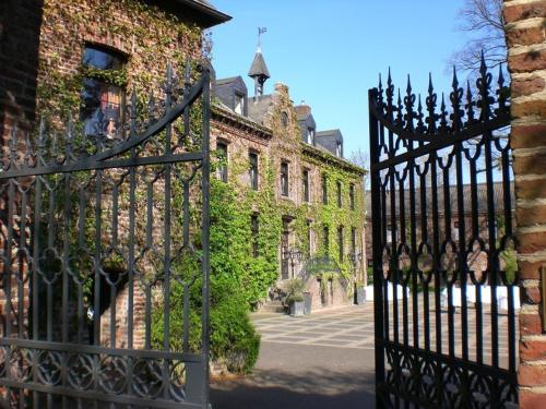 Burg Wegberg Hotel & Eventlocation — hotel in Wegberg