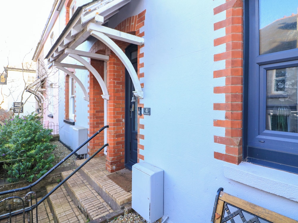 4 Alma Terrace in Kingsbridge, United Kingdom