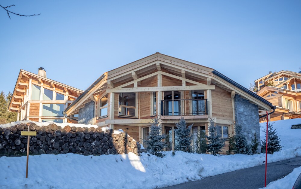Chalet Béla Vya — 5-Star Luxury Hotel in Bourg-Saint-Maurice, France