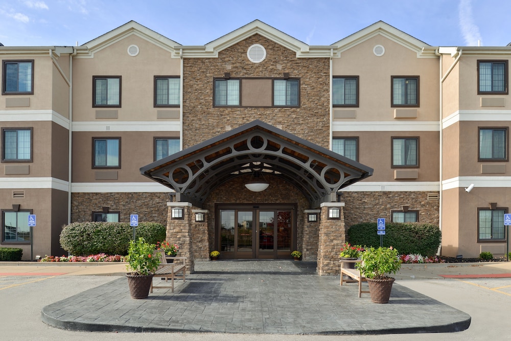 Staybridge Suites O'Fallon Chesterfield by IHG - photo 85