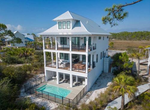 Oyster cove Beach front pet friendly elevator - last minute hotel in Unknown City