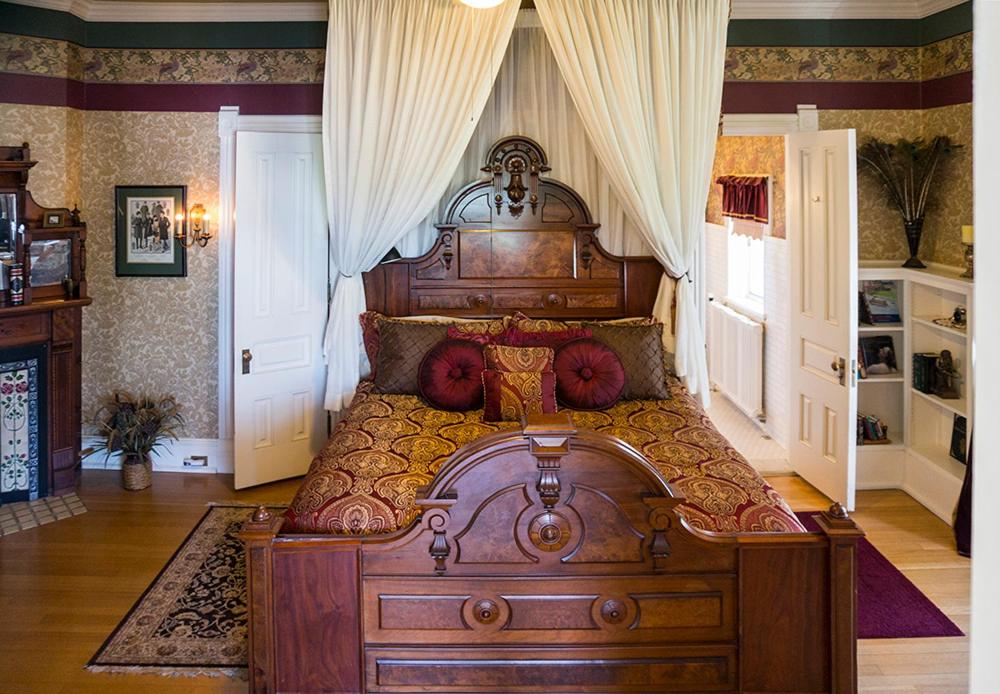 Alexander Mansion Bed and Breakfast - photo 31