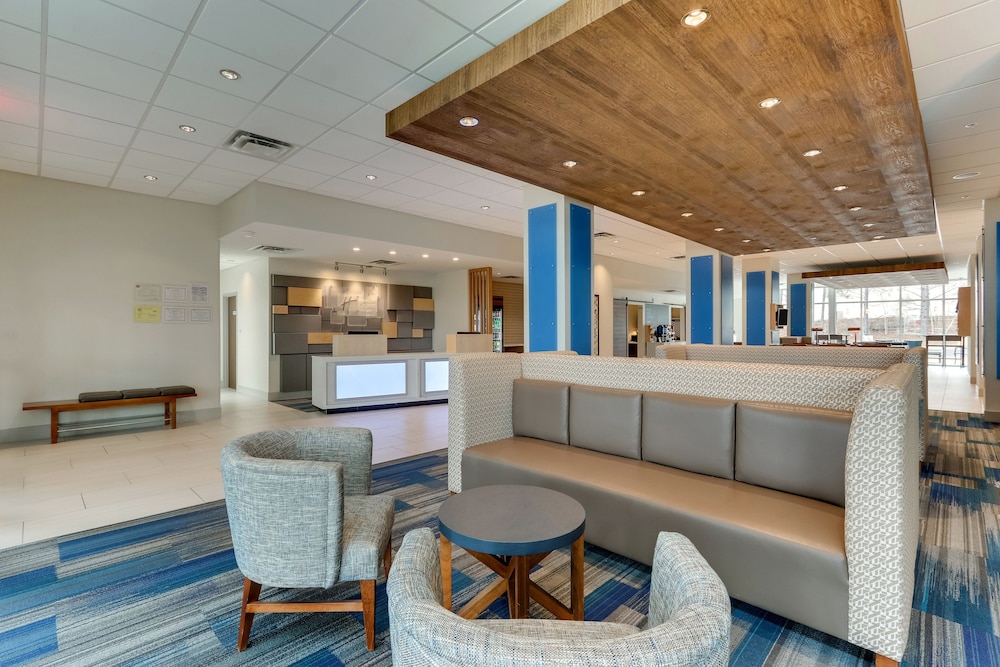 Holiday Inn Express & Suites Dawsonville by IHG - photo 73