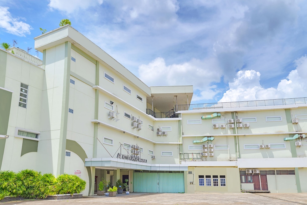 Airy Eco Pontianak Selatan Imam Bonjol 89 in Pontianak, Indonesia