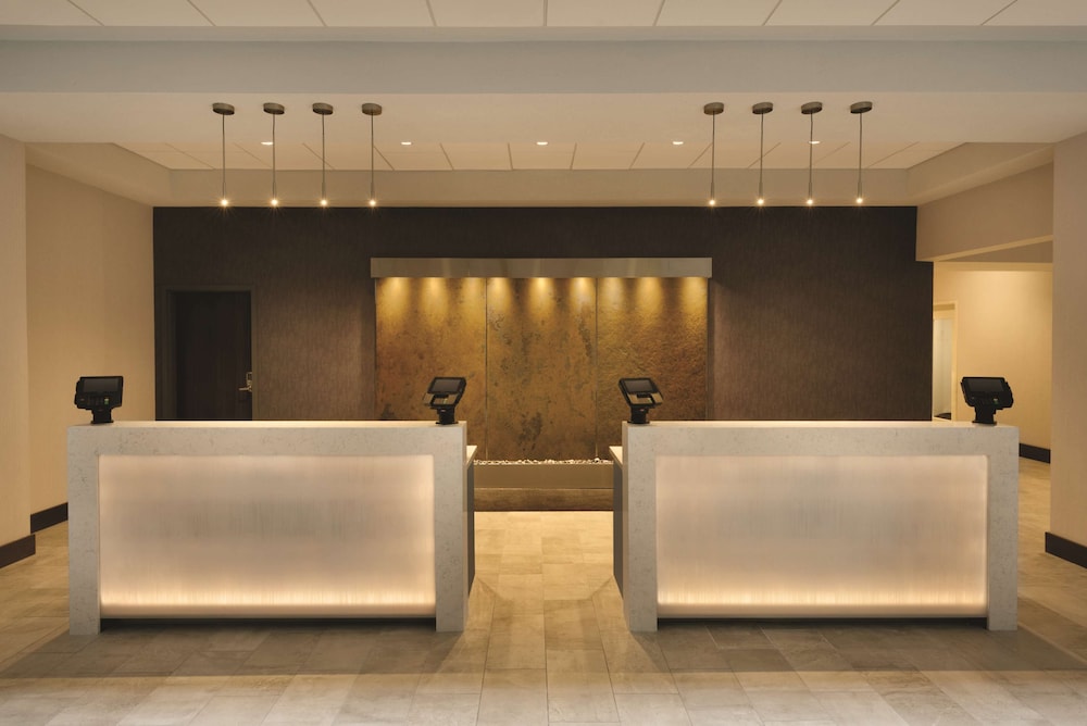 Embassy Suites by Hilton Indianapolis Downtown - photo 4