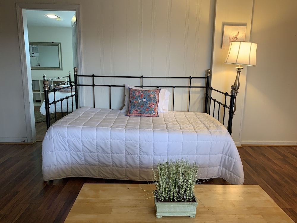 Vineyard Harbor Motel Private Beach - photo 73