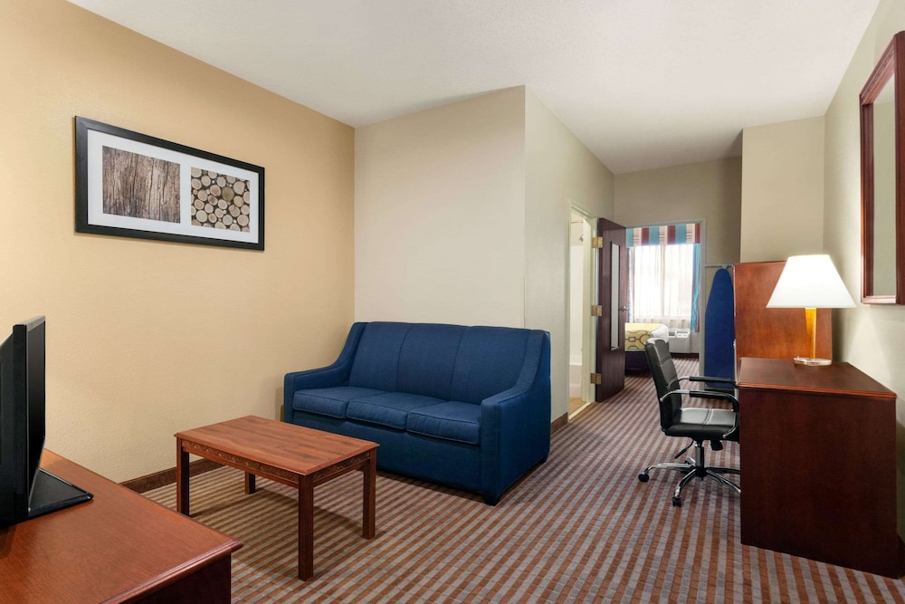 Baymont by Wyndham Elizabethtown - photo 9