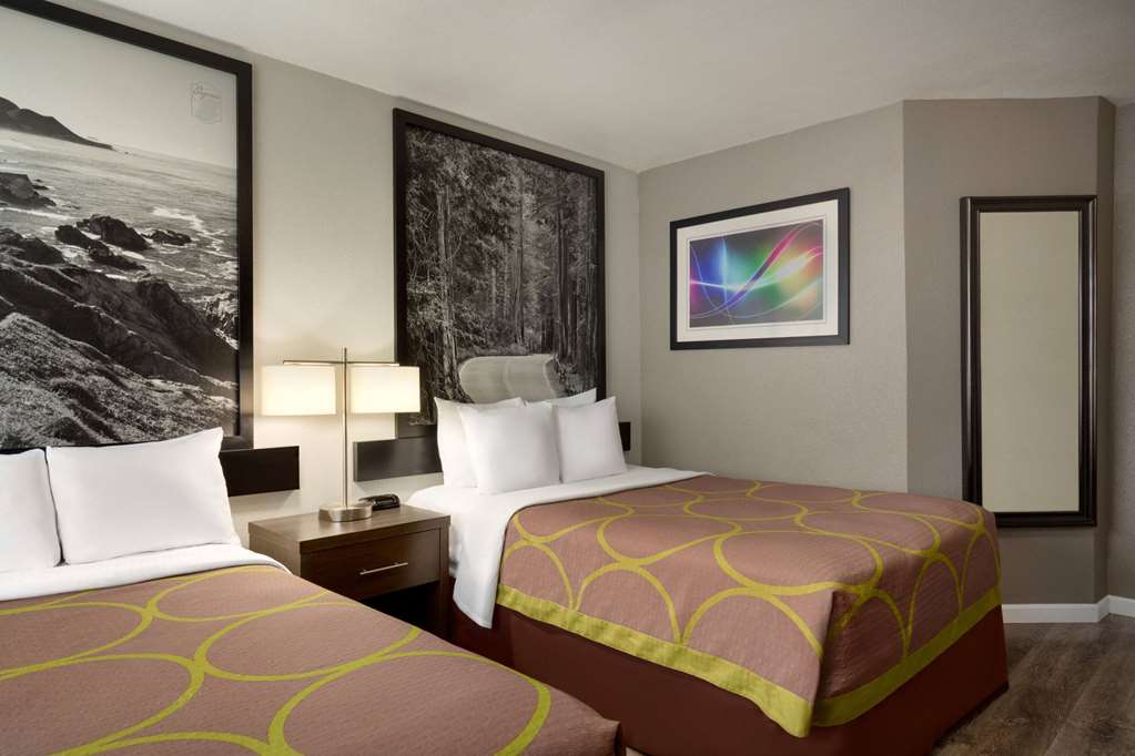 Super 8 by Wyndham Eureka - photo 25