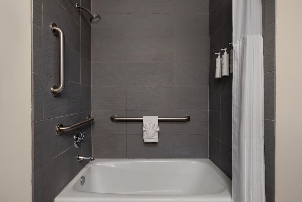 Spark by Hilton Artesia - photo 30