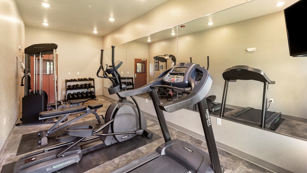Cobblestone Hotel & Suites Hartford - photo 40
