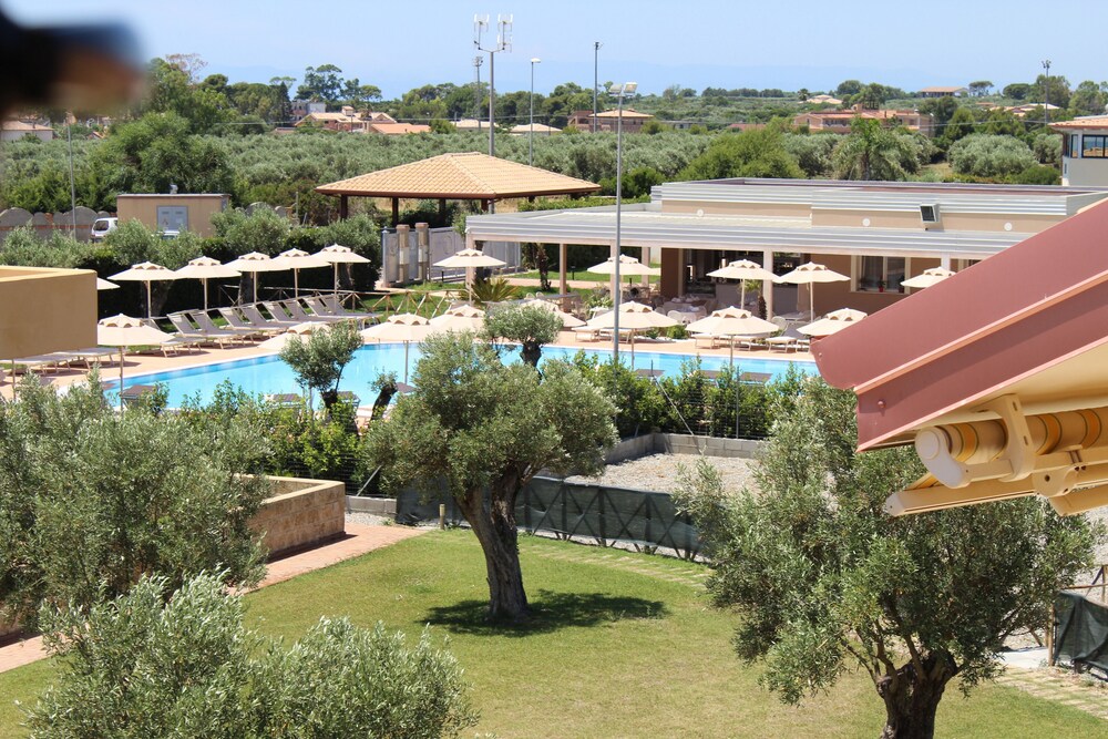 Poseidon Swim & Restaurant Aparthotel — hotel in Capo Rizzuto