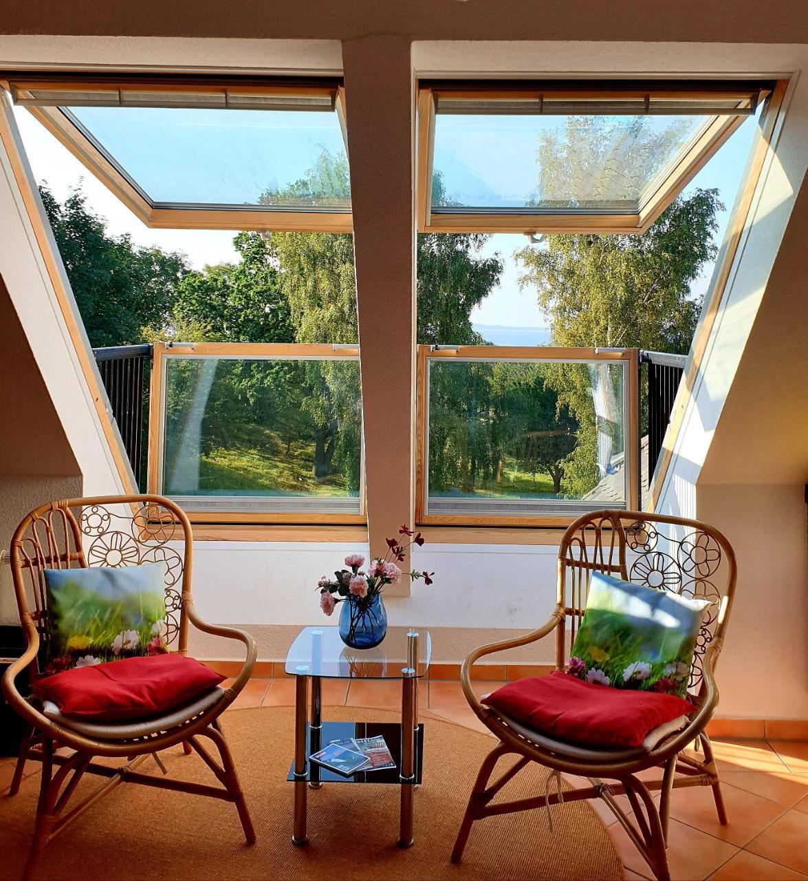 Traumblick und Komfort lichtdurchflutete 85 qm Wohnung nahe Südstrand Göhren inklusive Schwimmbad und Sauna im AHOI Sellin — 4-Star Luxury Hotel in Ostseebad Goehren, Germany