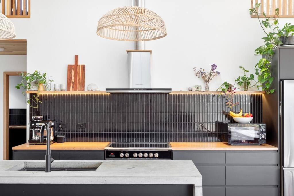 Stunning Trevallyn Retreat — hotel in Invermay