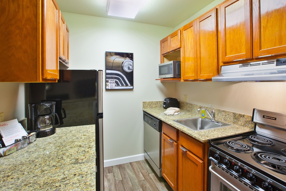 Towneplace Suites By Marriott Detroit Livonia - photo 12