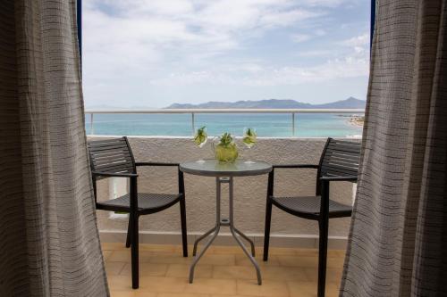 Sunrise Studios in Megalochori, Greece