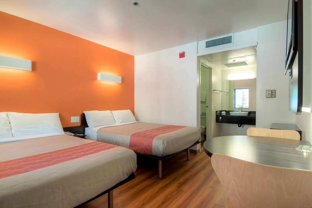 Motel 6 Palm Springs CA Downtown - photo 13