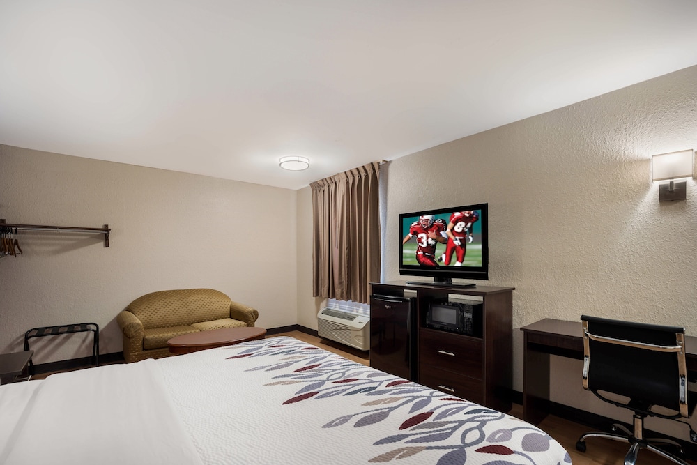 Red Roof Inn Bishopville - photo 12