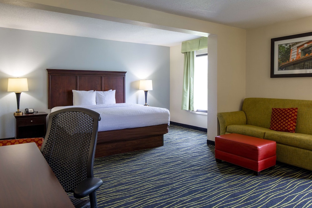Hampton Inn Columbia I 26 Harbison Blvd. - photo 45