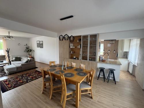 Dom nad jeziorem in Unknown City, Poland