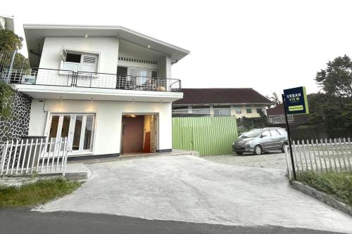 Urbanview Wisma Nirwana Tretes near Cimory Prigen in Pasuruan, Indonesia