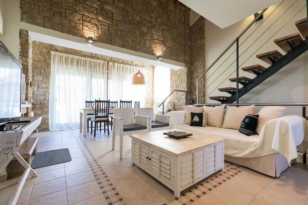 Inuit II Luxury Pool Villa Sani — 4-Star Luxury Hotel in Kassandreia, Greece