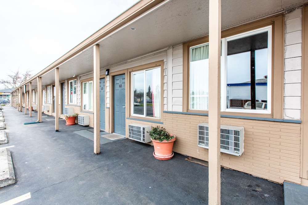 Autzen Inn - photo 48