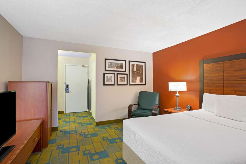 La Quinta Inn by Wyndham Auburn Worcester - photo 12