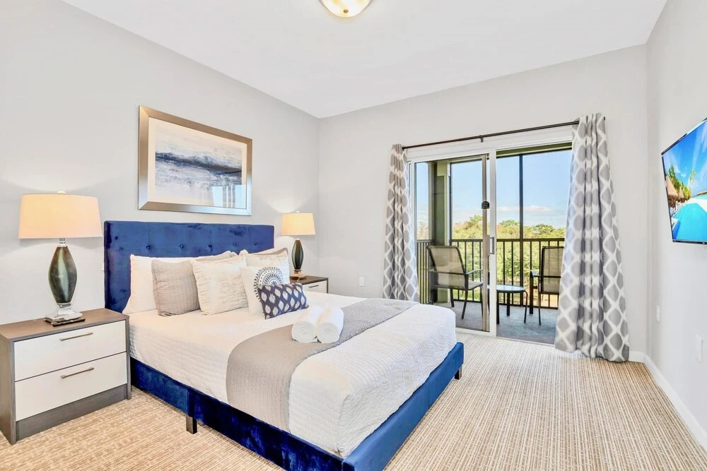 Stunning 3BR Near Disney Pool and Hot Tub - photo 5