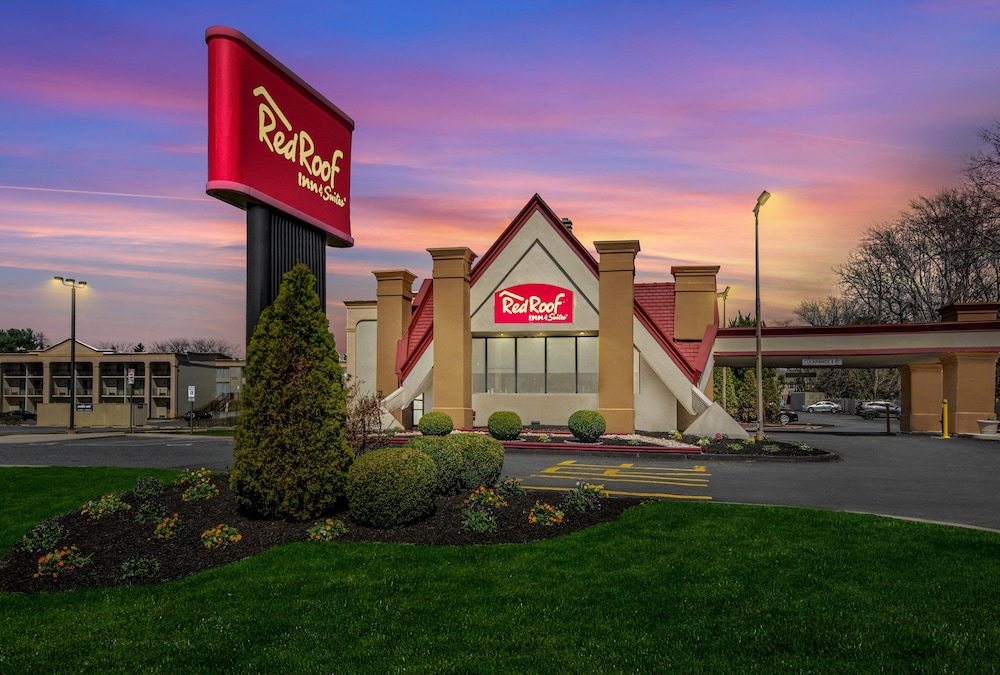 Red Roof Inn & Suites Newark University - photo 49