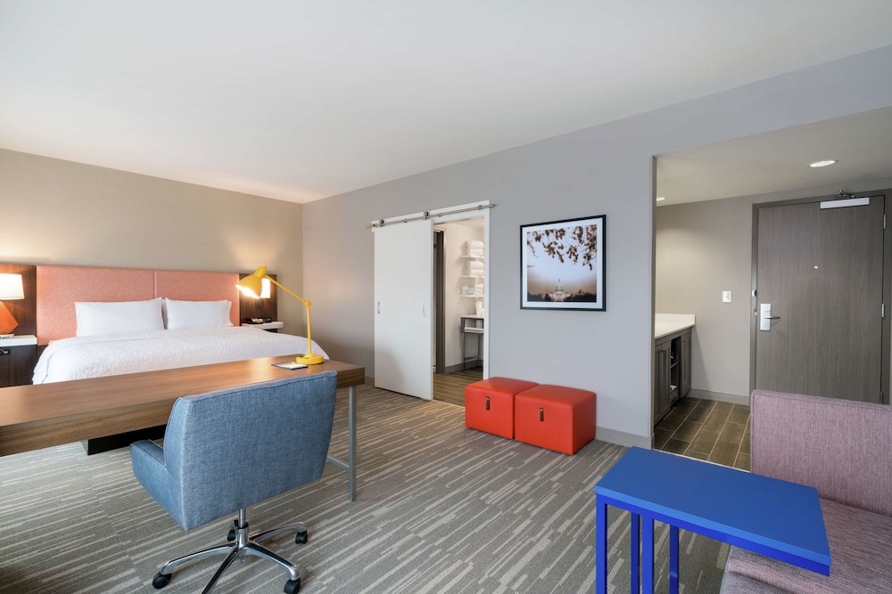 Hampton Inn & Suites Glenarden Washington DC - photo 14