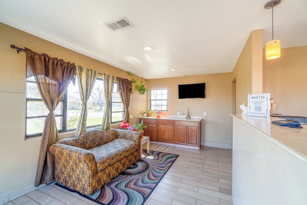 Oyo Hotel Beeville Us 181 - photo 4