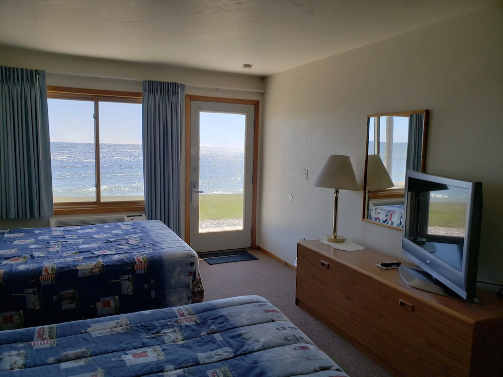 Algoma Beach Motel - photo 18