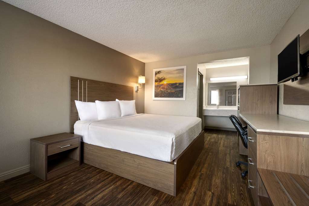 Days Inn by Wyndham Fresno South - photo 19