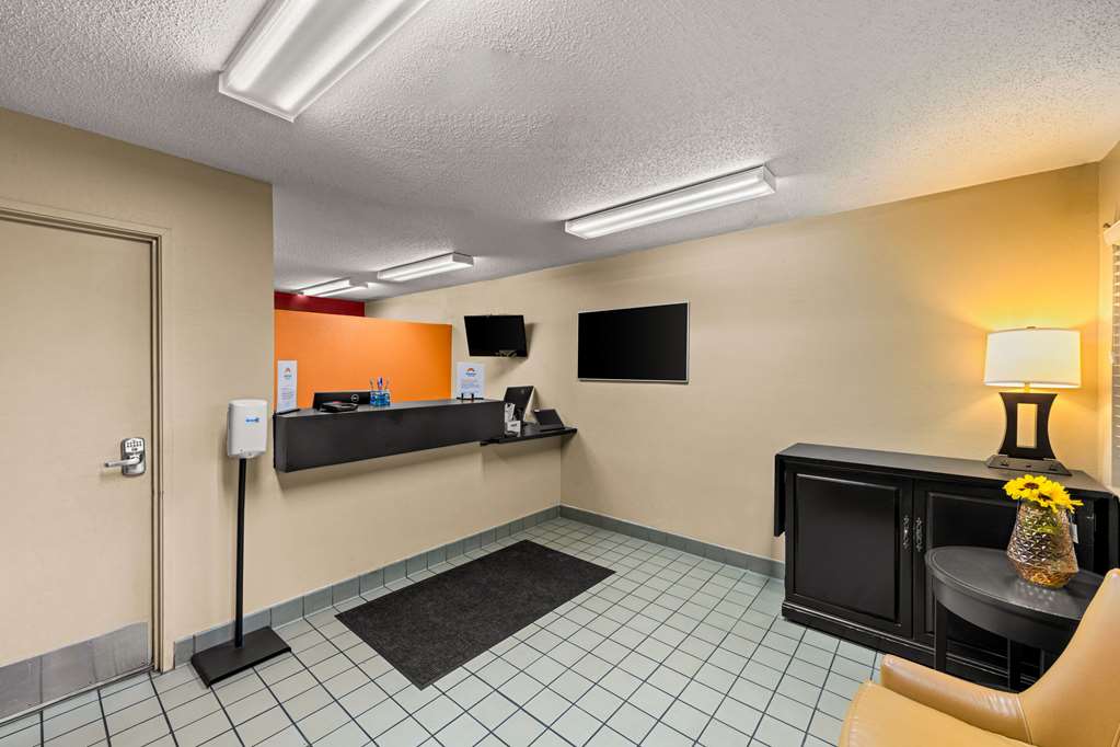 Suburban Studios Winston Salem - photo 4