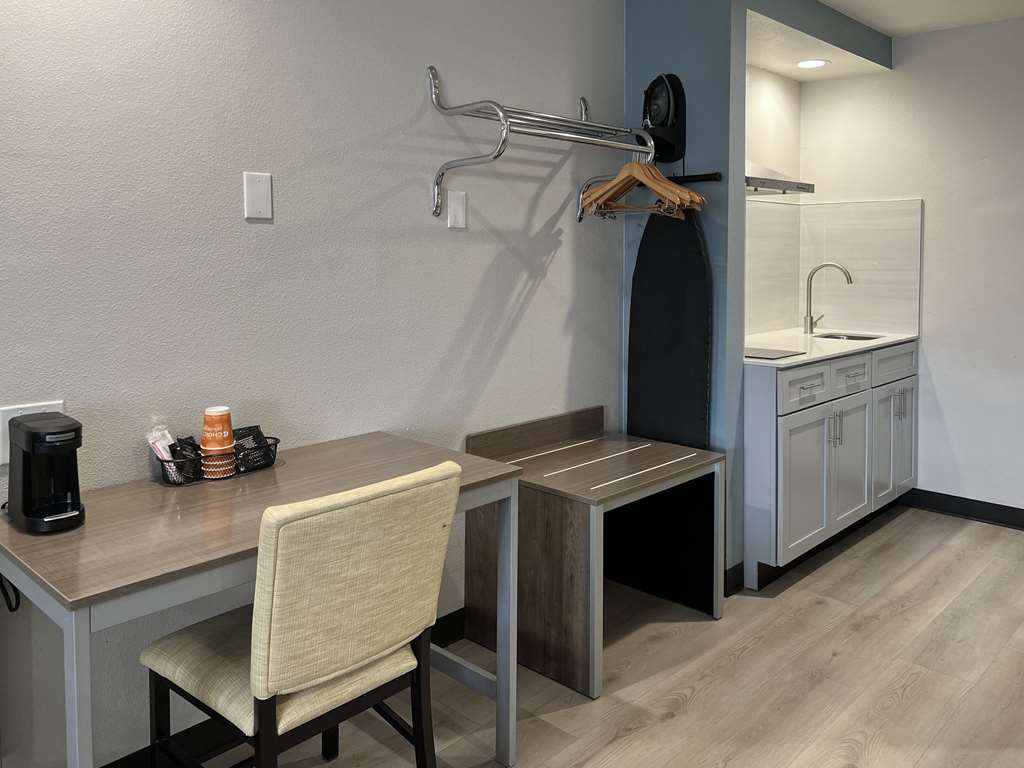Quality Inn Tracy I 205 - photo 23