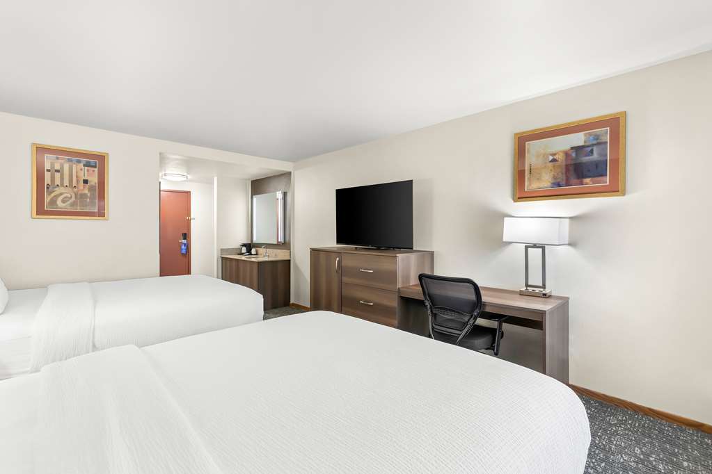 Best Western West Towne Suites - photo 32