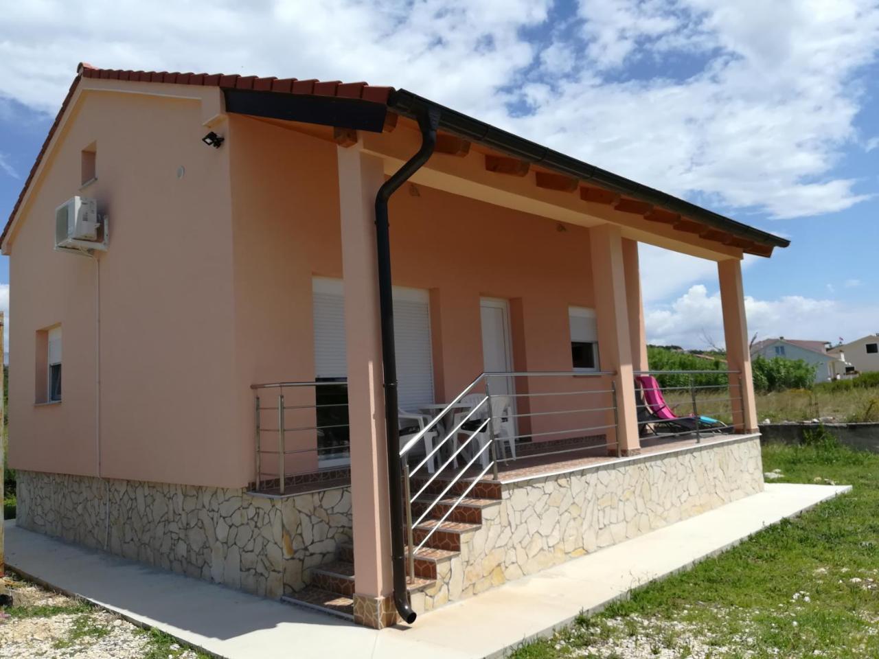 Emanuel in Razanac, Croatia