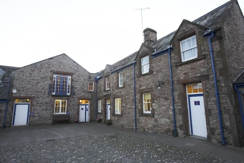 The Coachman's Quarters at Muncaster Castle — 4-Star Luxury Hotel in Gosforth, United Kingdom
