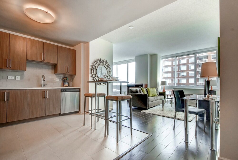 Global Luxury Suites at Newport - photo 28