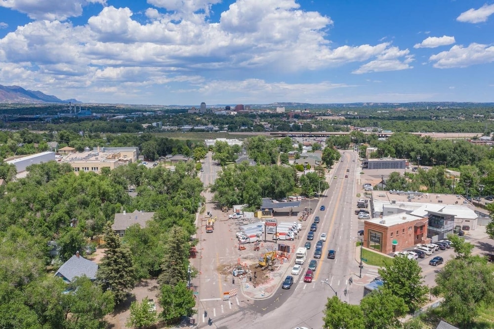 3BR Modern Marveldowntown Customprivate Balcony - photo 51